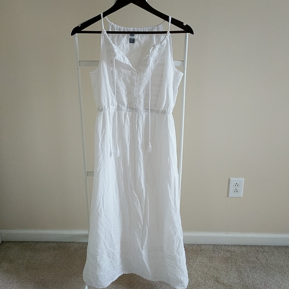 ⚡2/$12 White Maxi  Old Navy Summer dress